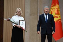 54 БҮТҮРҮҮЧҮГӨ АЛТЫН СЕРТИФИКАТ ТАПШЫРЫЛДЫ