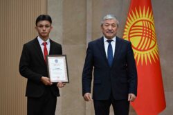 54 БҮТҮРҮҮЧҮГӨ АЛТЫН СЕРТИФИКАТ ТАПШЫРЫЛДЫ