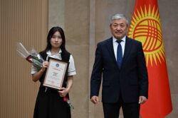 54 БҮТҮРҮҮЧҮГӨ АЛТЫН СЕРТИФИКАТ ТАПШЫРЫЛДЫ