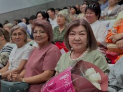 Талас: ЖРТдан жогорку балл алган окуучулар менен алардын мугалимдери сыйланды