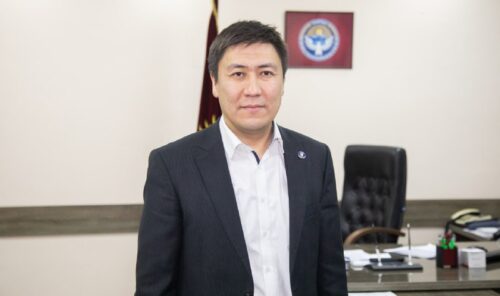 МЕКТЕП МУГАЛИМДЕРИ МЕНЕН ОКУУЧУЛАРДЫН ЖАСАЛМА ИНТЕЛЛЕКТ БОЮНЧА МААЛЫМДУУЛУГУ КАНДАЙ?