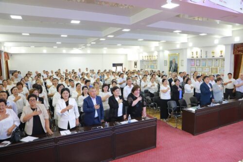 “АЛТЫН КАЗЫК – ДООР ӨЗГӨРТКӨН БИЛИМ” ЖАЛАЛ-АБАД ОБЛАСТЫНДА МУГАЛИМДЕР ҮЧҮН АВГУСТ КЕҢЕШМЕСИ ӨТКӨРҮЛДҮ