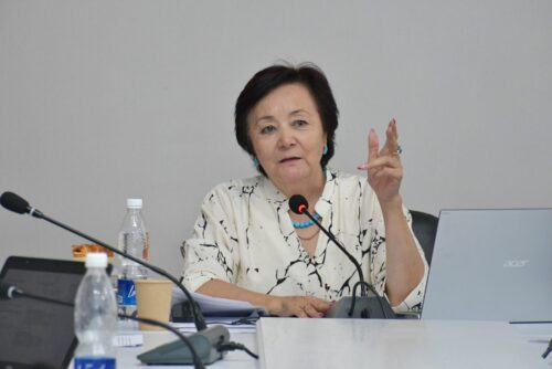 "Мектеп саясатына интеграция". Кошумча билим берүүнүн заманбап милдеттери