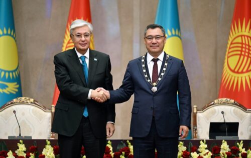 ПРЕЗИДЕНТ САДЫР ЖАПАРОВ КАЗАКСТАНДЫН ЖОГОРКУ МАМЛЕКЕТТИК СЫЙЛЫГЫНА ТАТЫКТУУ БОЛДУ