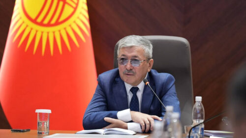 АДЫЛБЕК КАСЫМАЛИЕВ: “ЖЕТКИЛИКТҮҮ БИЛИМ БЕРҮҮ ЖАНА МЕКТЕПТЕРДИН ЖЕТИШСИЗДИГИН ЖОЮУ - БИЗДИН НЕГИЗГИ МИЛДЕТТЕРИБИЗ”