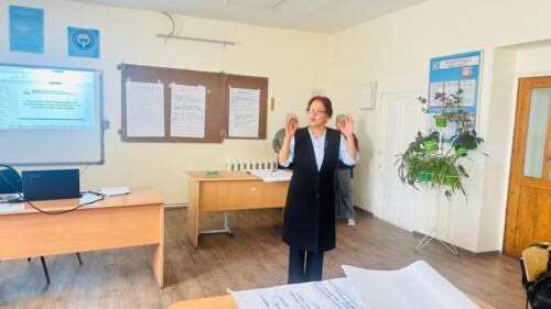 ЖАҢЫ ДООРГО ЖАҢЫРГАН МУГАЛИМ КЕРЕК