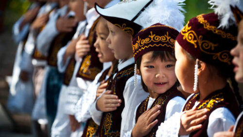 АТА-ЭНЕ МЕНЕН МУГАЛИМ-ӨНӨКТӨШПҮ ЖЕ АТААНДАШПЫ?