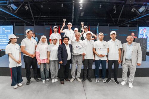 Кыргызстандын мектеп окуучулары КМШда экинчи, ал эми каржылык сабаттуулук боюнча биринчиликти алышты