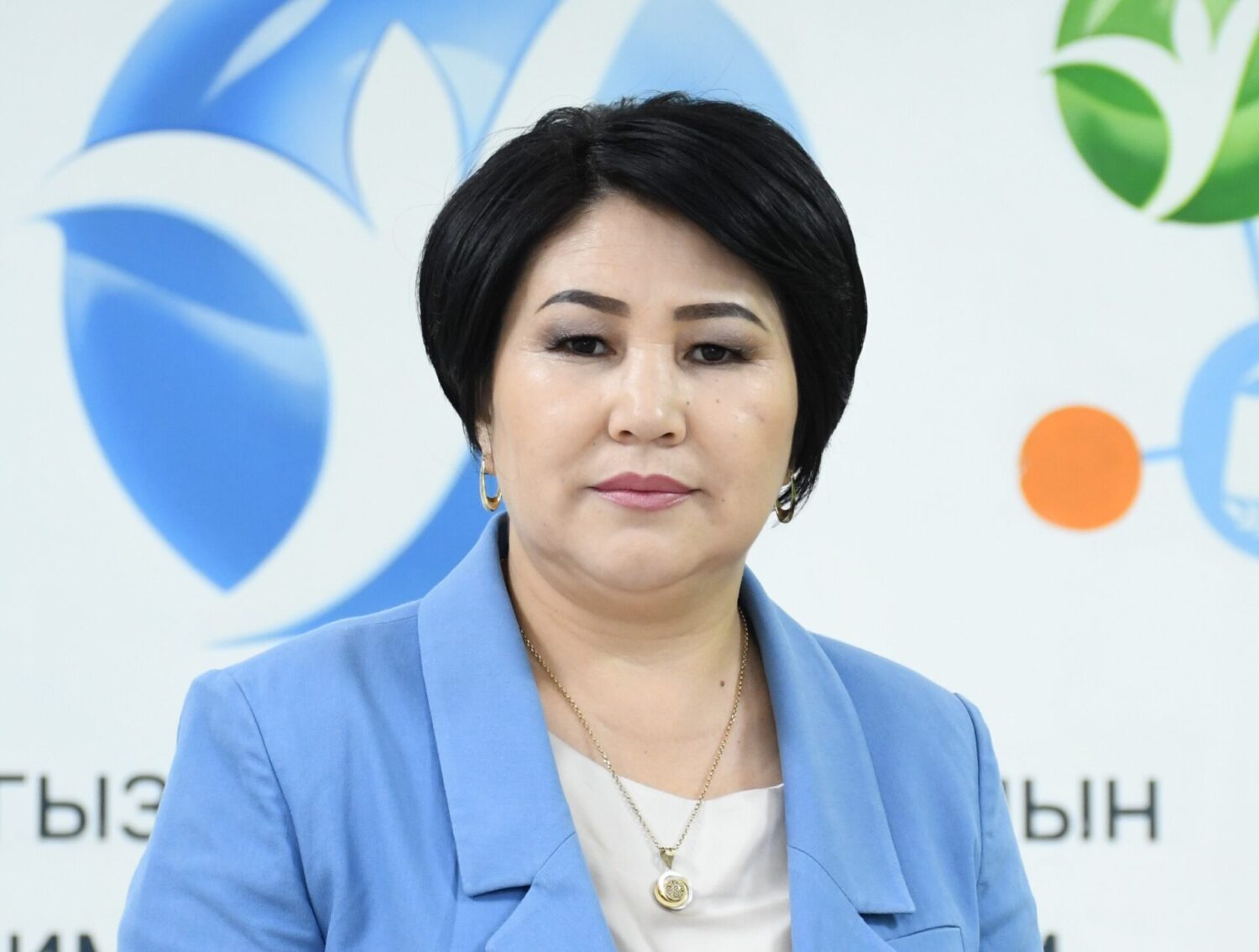 НУРЗИДА КАСЫМОВА: «БАЛА БАКЧАДА БААРЫ ОЮН АРКЫЛУУ ЖҮРГҮЗҮЛӨТ»