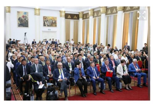 АВГУСТ КЕҢЕШМЕСИ ӨЗ ИШИН БАШТАДЫ