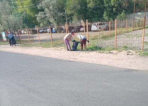 БЫЙЫЛ «САНАТТА»  ҮЧ ЖАРЫМ МИҢГЕ ЖАКЫН МУГАЛИМ ЭС АЛДЫ