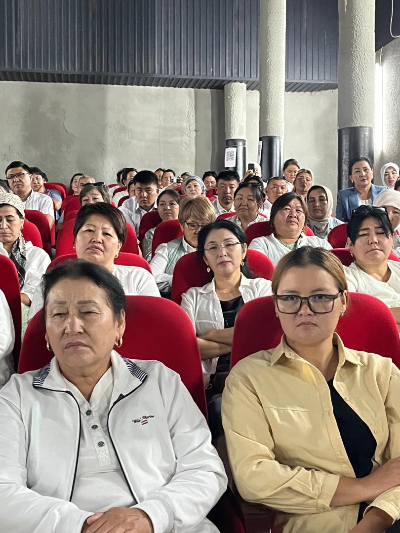 ОШ ШААРЫНДА ПЕДАГОГДОРДУН АВГУСТ КОНФЕРЕНЦИЯСЫ ӨТӨТ