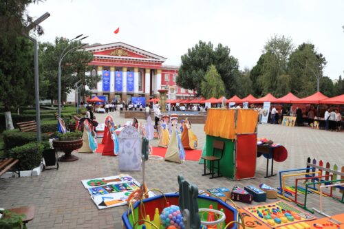 "Алтын казык - доор өзгөрткөн билим": АВГУСТ ПЕДАГОГИКАЛЫК ФОРУМУ