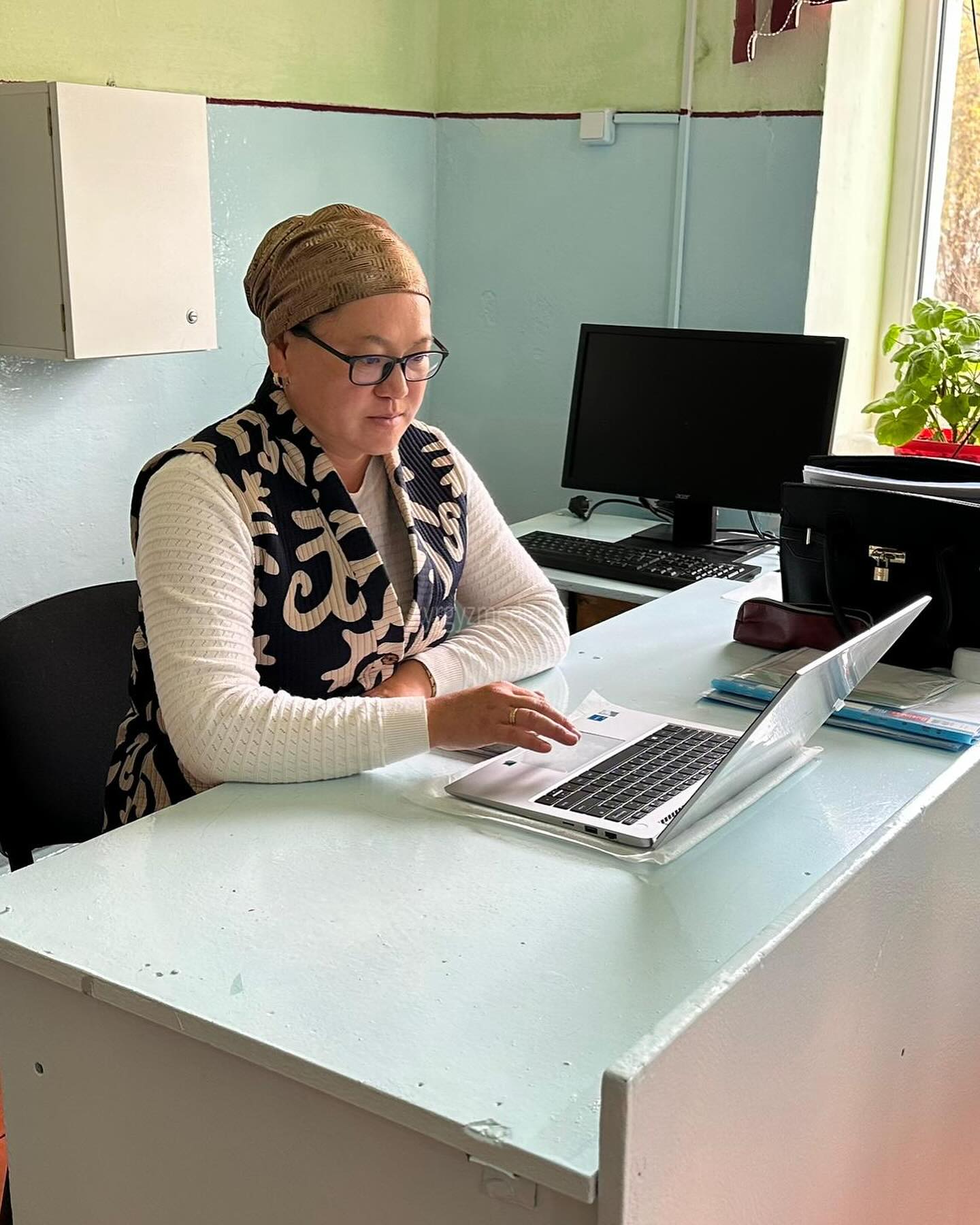 МУГАЛИМДЕРДИН ЖҮГҮН ЖЕҢИЛДЕТКЕН «АЛТЫН КАЗЫК»