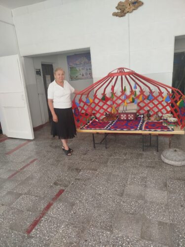 ОН ЭКИ ЖЫЛДЫК БИЛИМ БЕРҮҮГӨ САПАР