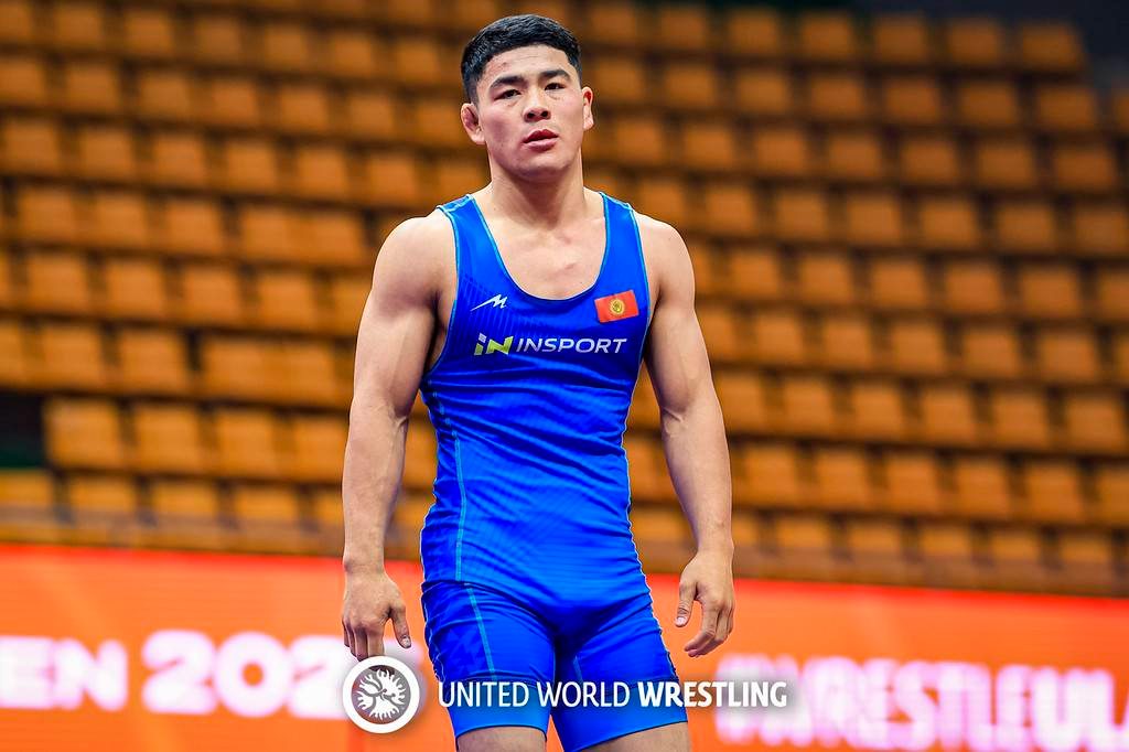 ДҮЙНӨ ЧЕМПИОНАТЫ: АЙПЕРИНИН КҮМҮШҮ, НУРЗАТТЫН КОЛО МЕДАЛЫ