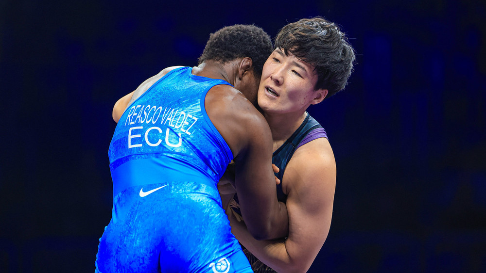 ДҮЙНӨ ЧЕМПИОНАТЫ: АЙПЕРИНИН КҮМҮШҮ, НУРЗАТТЫН КОЛО МЕДАЛЫ