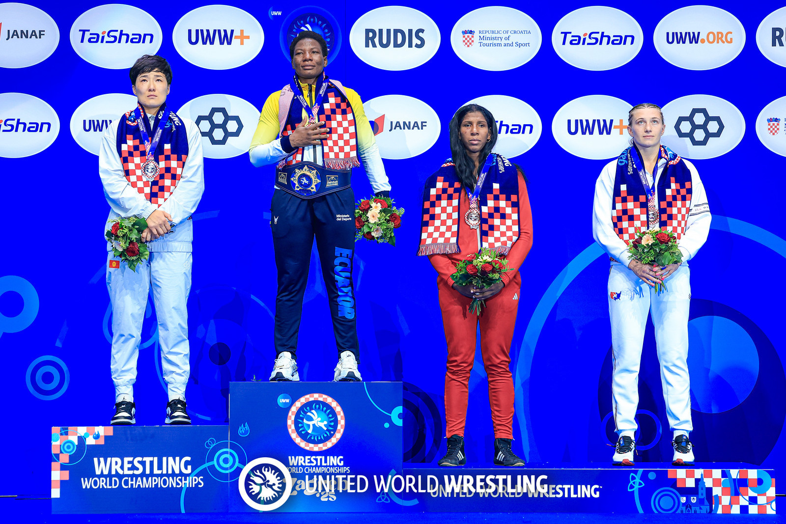 ДҮЙНӨ ЧЕМПИОНАТЫ: АЙПЕРИНИН КҮМҮШҮ, НУРЗАТТЫН КОЛО МЕДАЛЫ