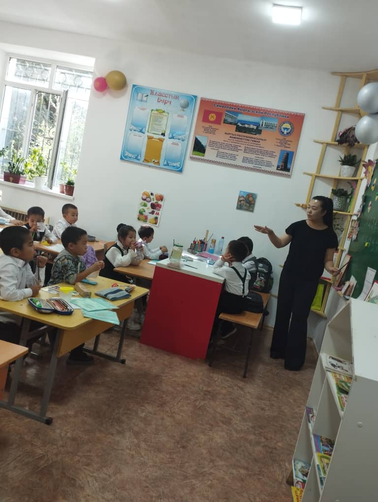 БИШКЕКТЕ “ЖАШ МУГАЛИМДИН ДЕПОЗИТИ” ПРОГРАММАСЫНЫН АЛКАГЫНДА 100 МУГАЛИМ КОЛДОО АЛДЫ