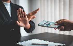 ЖАЛАЛ-АБАДДА БИР КАТАР МЕКТЕП ДИРЕКТОРЛОРУ ИШТЕН АЛЫНДЫ