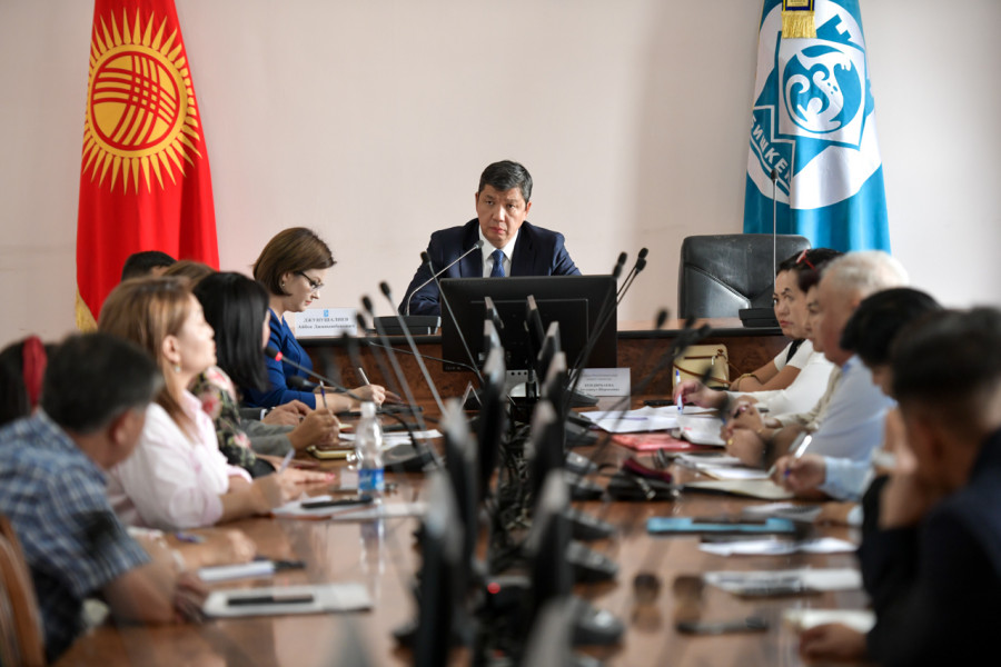 Бишкек мэриясы кесиптик лицейлер менен кызматташууну бекемдейт