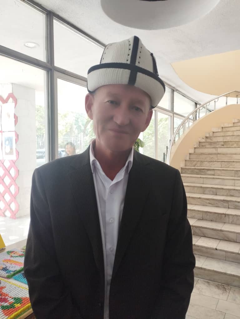 "ЖЫЛ МУГАЛИМИ -2025". МУГАЛИМДЕРДИН ЭМГЕГИ БААЛАНДЫ 