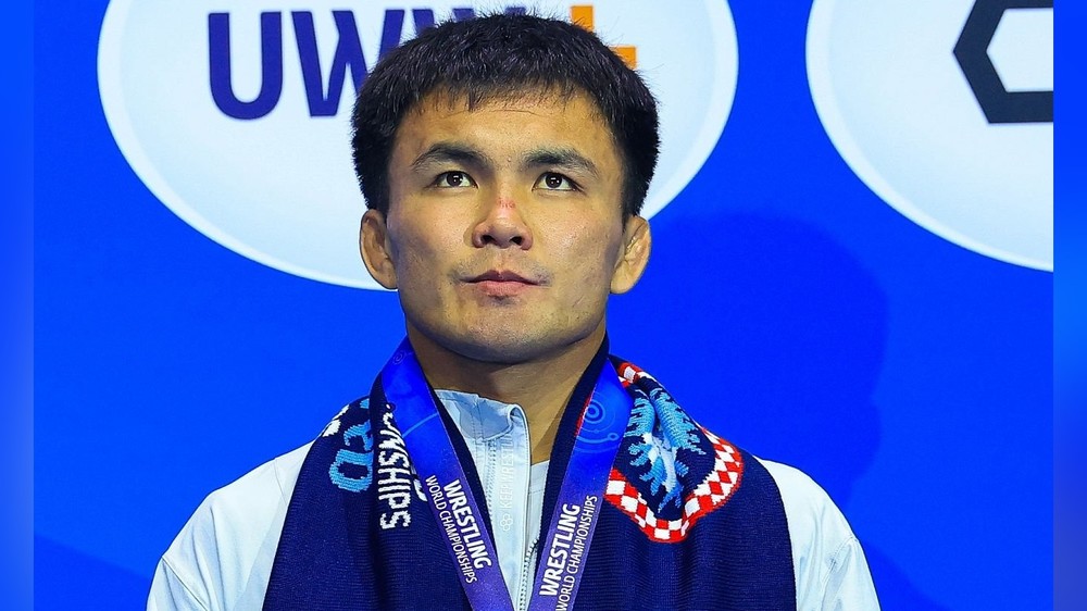 ДҮЙНӨ ЧЕМПИОНАТЫ: ЭРНАЗАРДЫН КОЛО БАЙГЕСИ, БЕКЗАТ-ФИНАЛДА