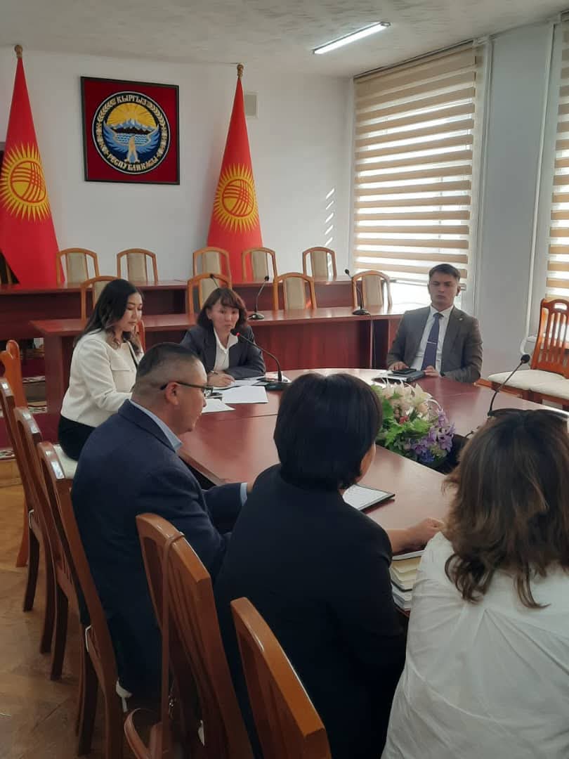 Нарында мектепке чейинки билим берүүнү ваучердик негизде каржылоо боюнча окутуу өттү