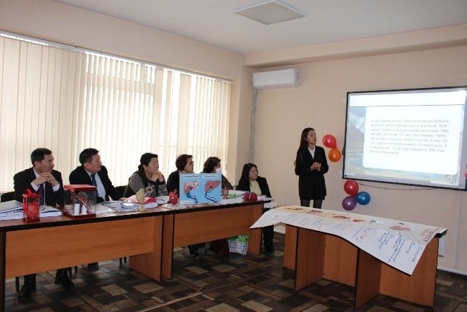 И.АРАБАЕВ АТЫНДАГЫ КМУ  МУГАЛИМДЕРДИ ДАЯРДООНУН ФЛАГМАНЫ