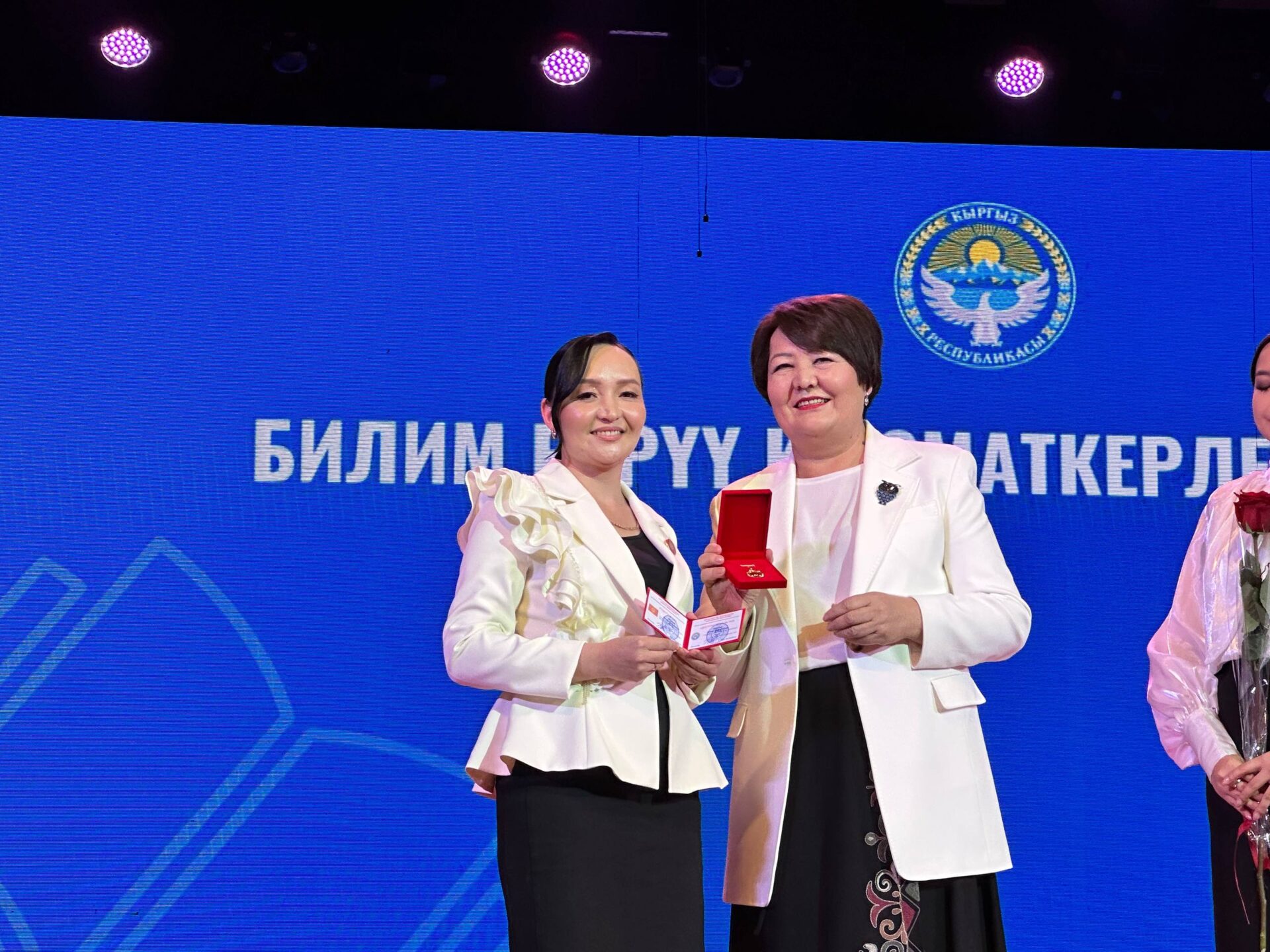 ДОГДУРКҮЛ КЕНДИРБАЕВА: МУГАЛИМ – КООМДУН ЖҮРӨГҮ, ЭЛДИН РУХУ
