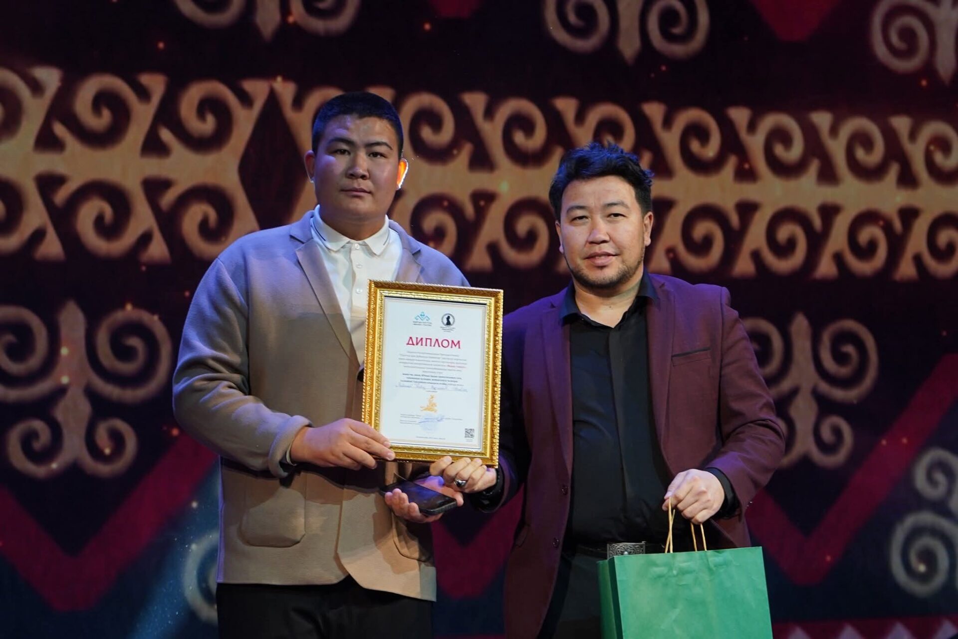 “МАНАС ТААНУУ” ИНТЕЛЛЕКТУАЛДЫК ТЕЛЕТАЙМАШТА БАШ БАЙГЕ ТАЛАСКА КЕТТИ