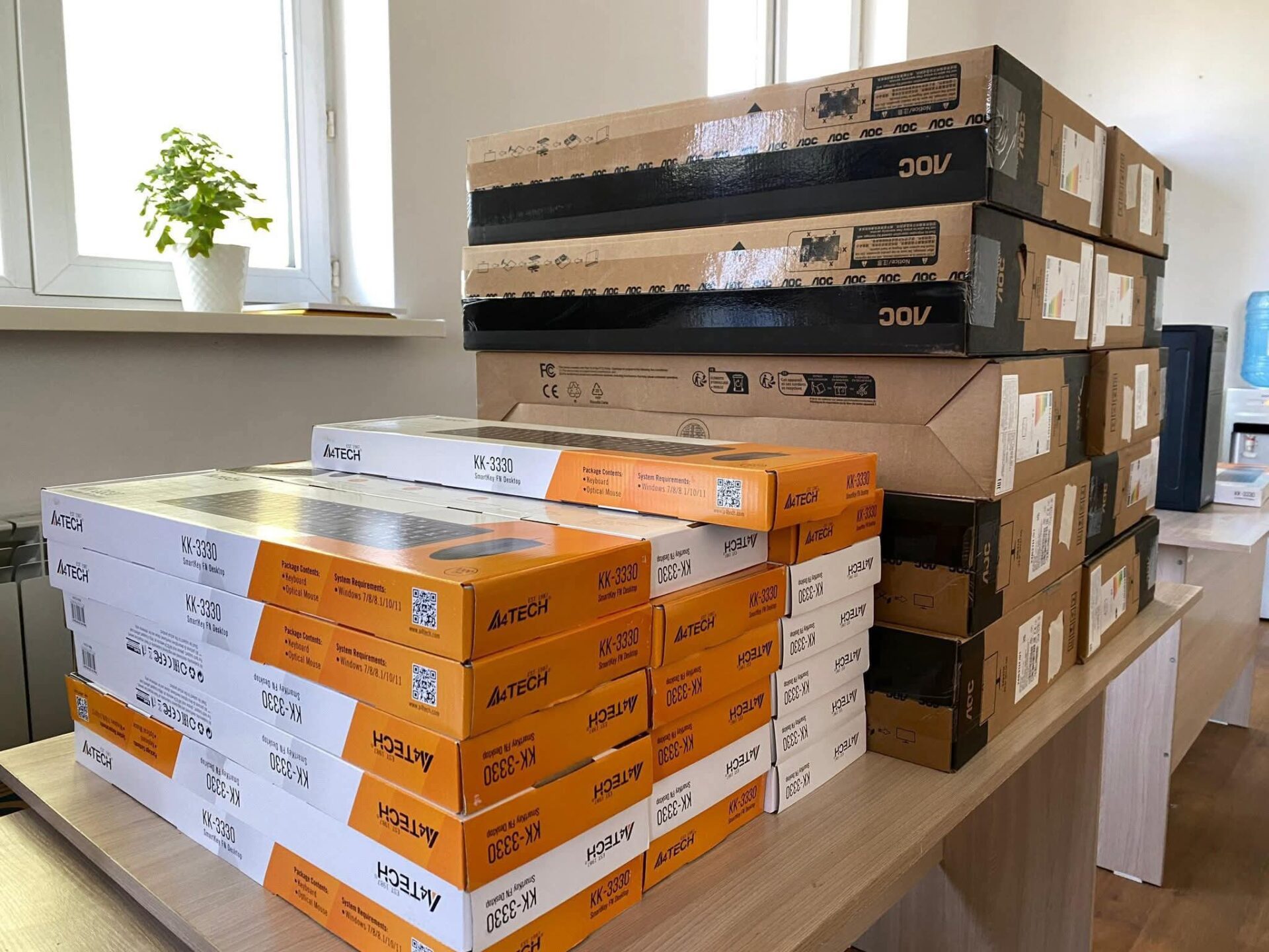 БИЛИМДҮҮГӨ ДҮЙНӨ ЖАРЫК!