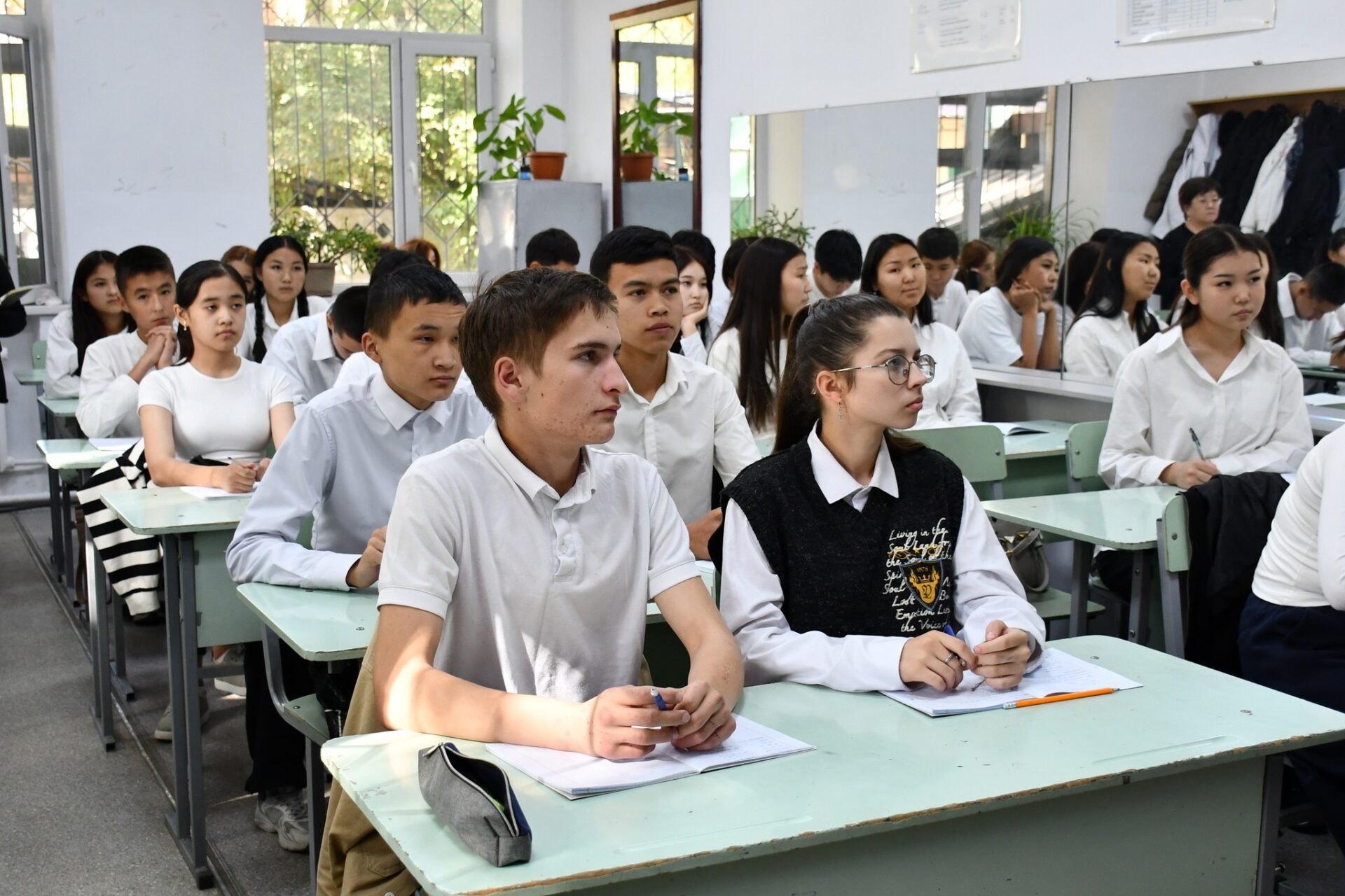 КЕСИПТИК ЛИЦЕЙЛЕРГЕ “Э-КҮНДӨЛҮК” САНАРИПТИК СИСТЕМАСЫ КИРГИЗИЛҮҮДӨ