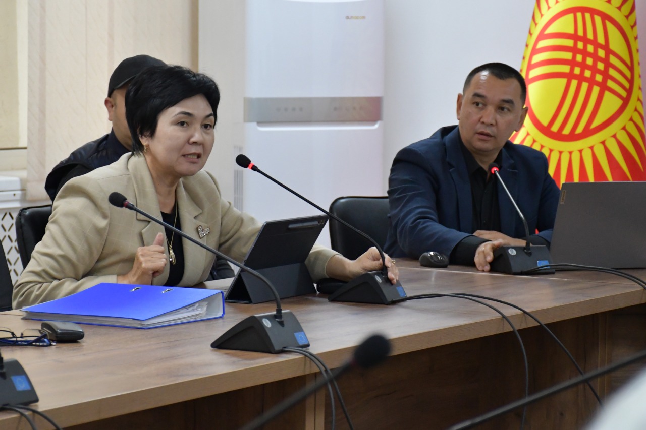 ЖЕКЕ МЕНЧИК МЕКТЕП: ЛИЦЕНЗИЯЛОО БОЮНЧА ОКУТУУ ӨТКӨРҮЛДҮ