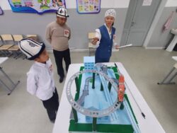 АТАМ, АПАМ ЖАНА МЕН — ТЕХНИКАЛЫК ҮЙ-БҮЛӨ  