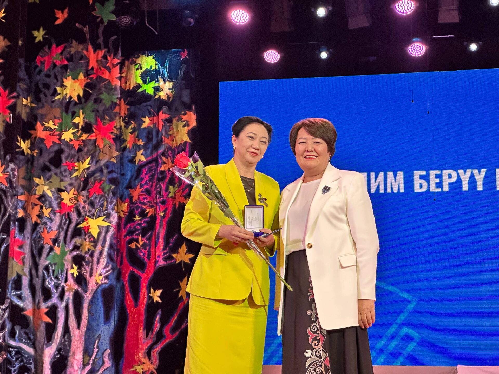 Кыргызстан отметил “День учителя” масштабным торжественным мероприятием