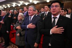 МинКаб Төрагасы Кыргыз мамлекеттик университетинин жамаатын 80 жылдык мааракеси менен куттуктады