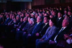 МинКаб Төрагасы Кыргыз мамлекеттик университетинин жамаатын 80 жылдык мааракеси менен куттуктады