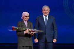 МинКаб Төрагасы Кыргыз мамлекеттик университетинин жамаатын 80 жылдык мааракеси менен куттуктады