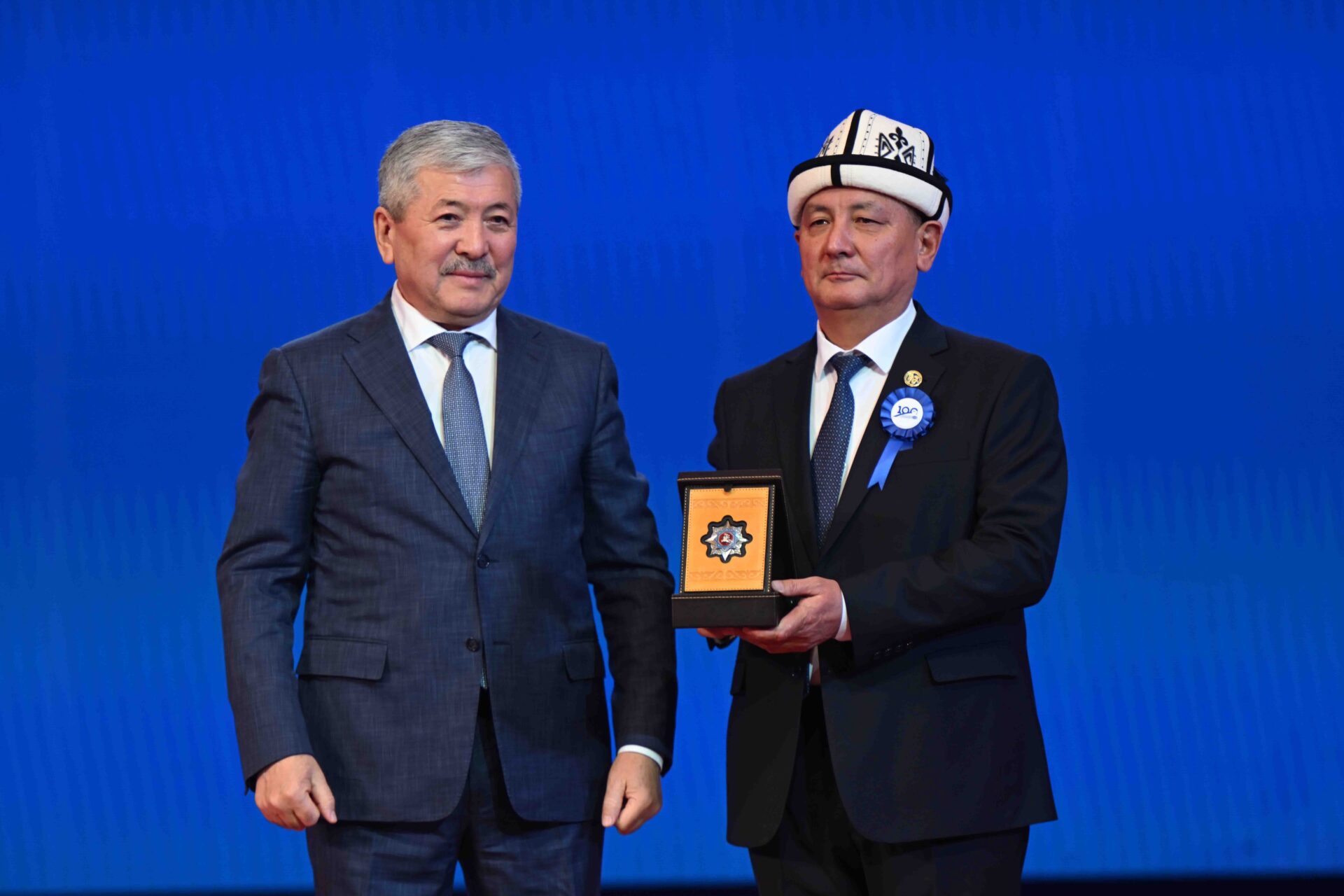 Кыргыз улуттук университети — “Манас” ордени менен сыйланды