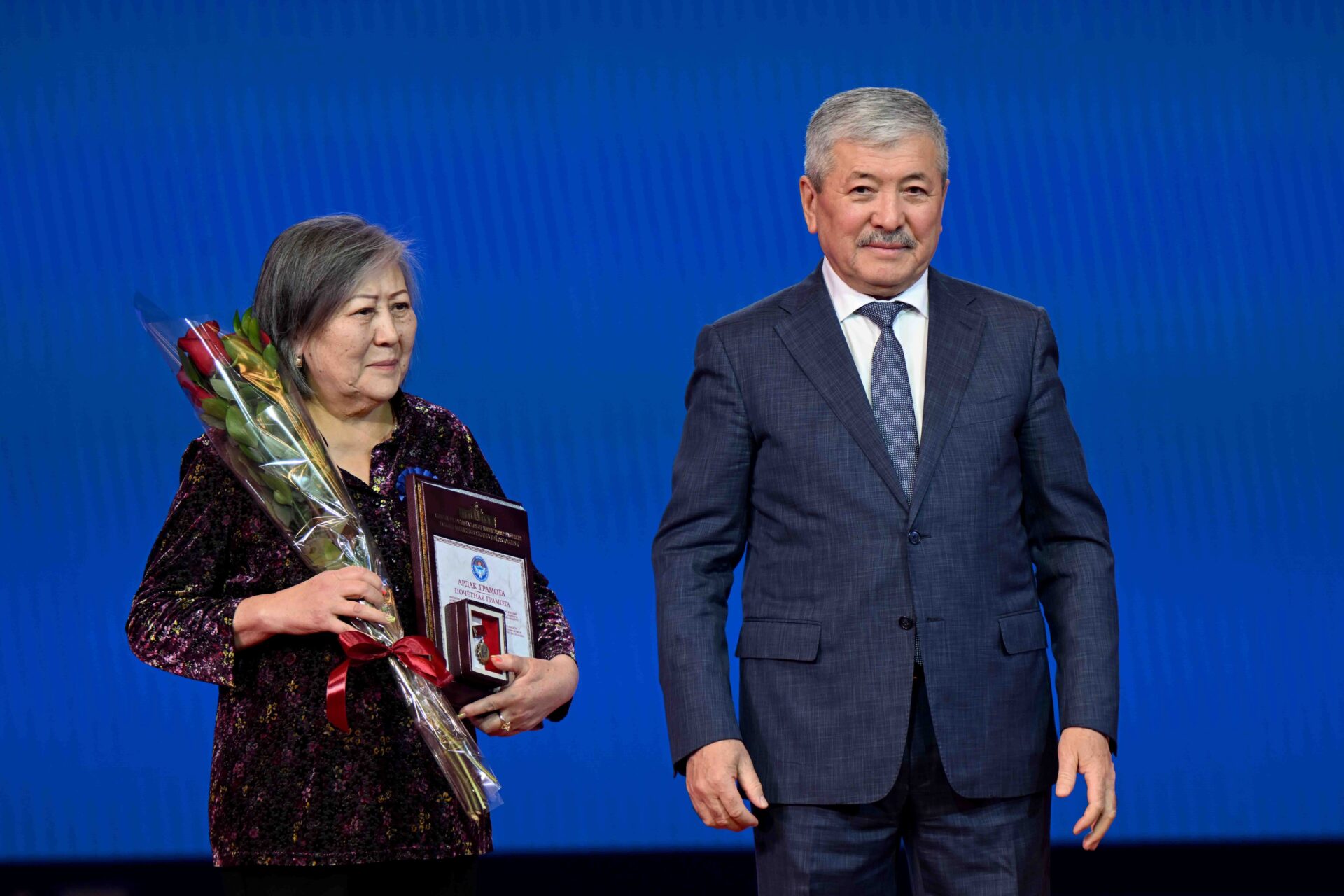 Кыргыз улуттук университети — “Манас” ордени менен сыйланды