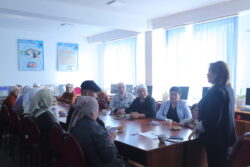 СТУДЕНТТЕРДИН АТА-ЭНЕЛЕРИ МЕНЕН ЖОЛУГУШУУ ӨТТҮ