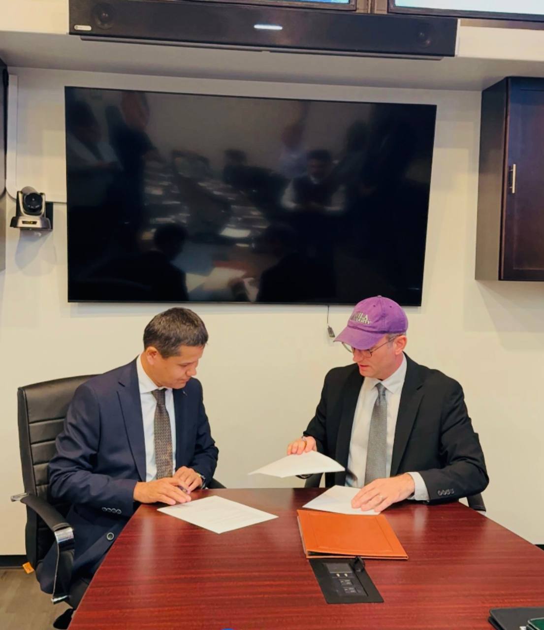 АЭУ менен Авила университети жаңы академиялык өнөктөштүккө кол коюшту