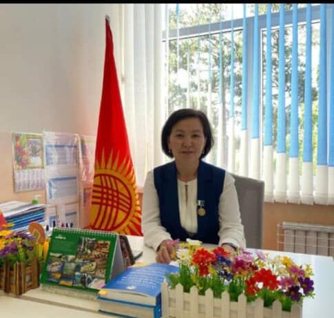 МЕКТЕП ДИРЕКТОРУ: КЕЛЕЧЕККЕ КАДАМ