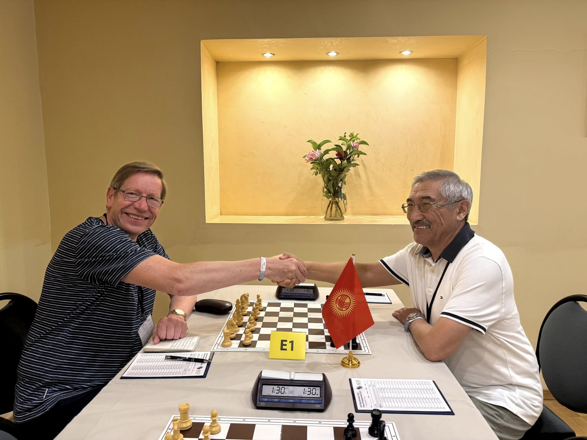 БИЛИМ БЕРҮҮНҮН АРДАГЕРИ ЧОЛПОНБЕК ТИЛЕНБАЕВ ШАХМАТТАН ДҮЙНӨ ЧЕМПИОНУ