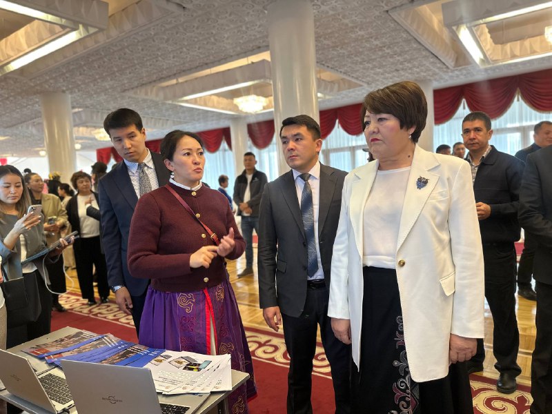 Жаркын келечек ачкычы мугалимдин колунда