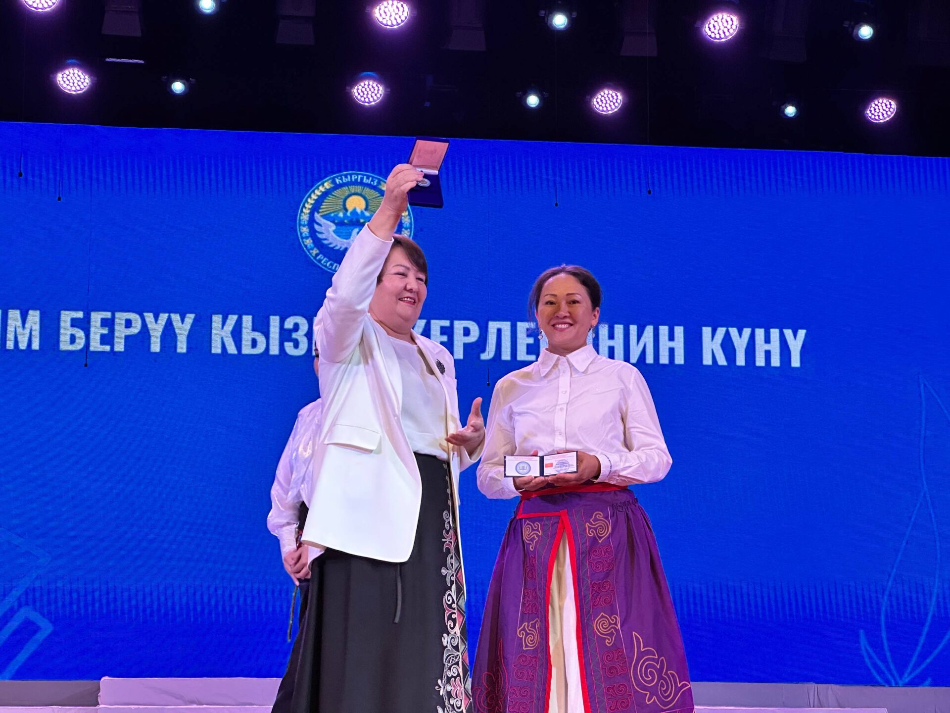 ДОГДУРКҮЛ КЕНДИРБАЕВА: МУГАЛИМ – КООМДУН ЖҮРӨГҮ, ЭЛДИН РУХУ