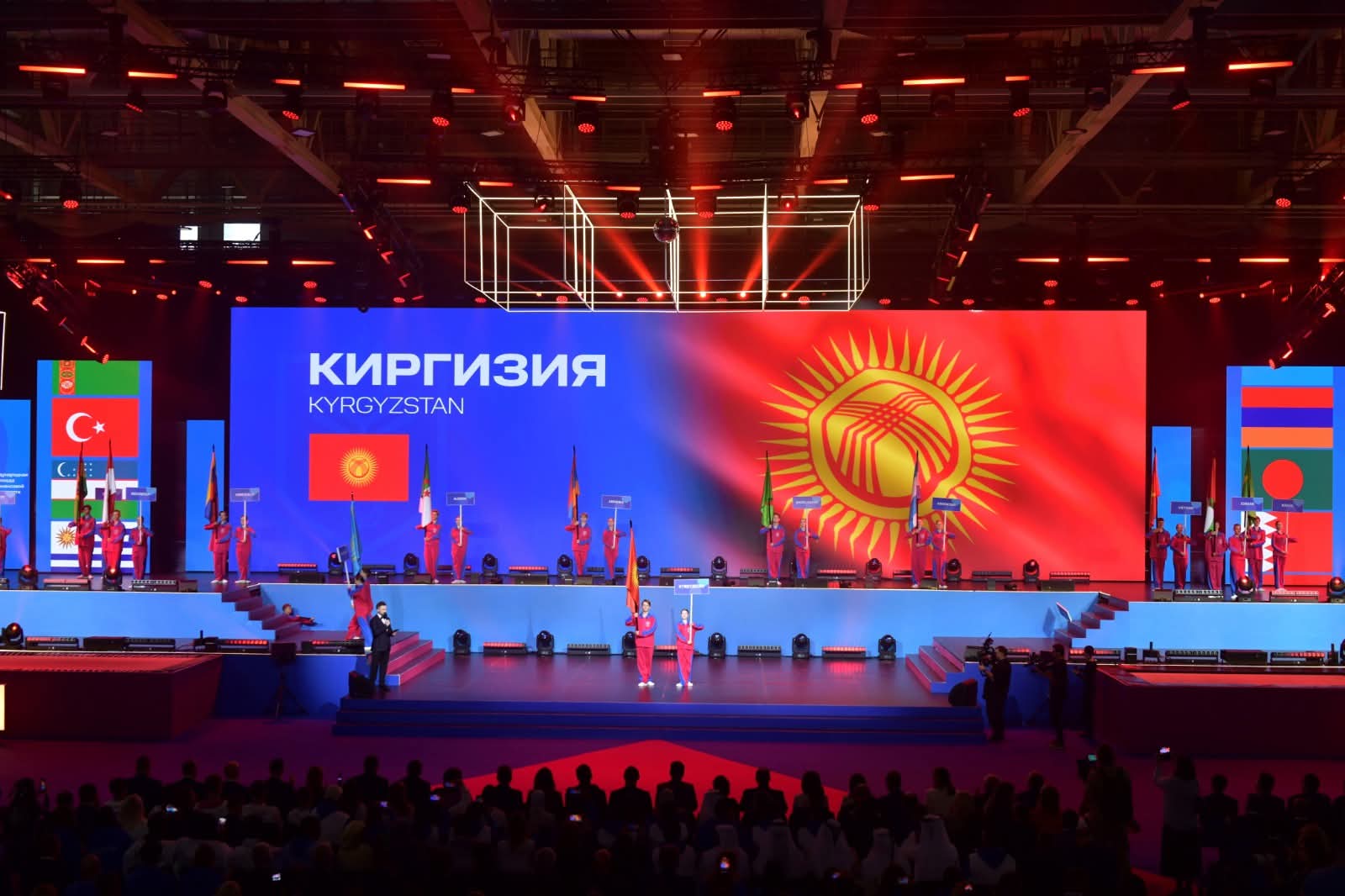 Финансылык коопсуздук боюнча дүйнөлүк таймашта кыргызстандык билимдүү жаштар жеңишке жетти