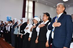 КАРА-СУУНУН БИЛИМ БЕРҮҮ МЕКЕМЕЛЕРИНЕ ЖАҢЫ ЖАБДУУЛАР ТАПШЫРЫЛЫП, МУГАЛИМДЕР СЫЙЛАНДЫ