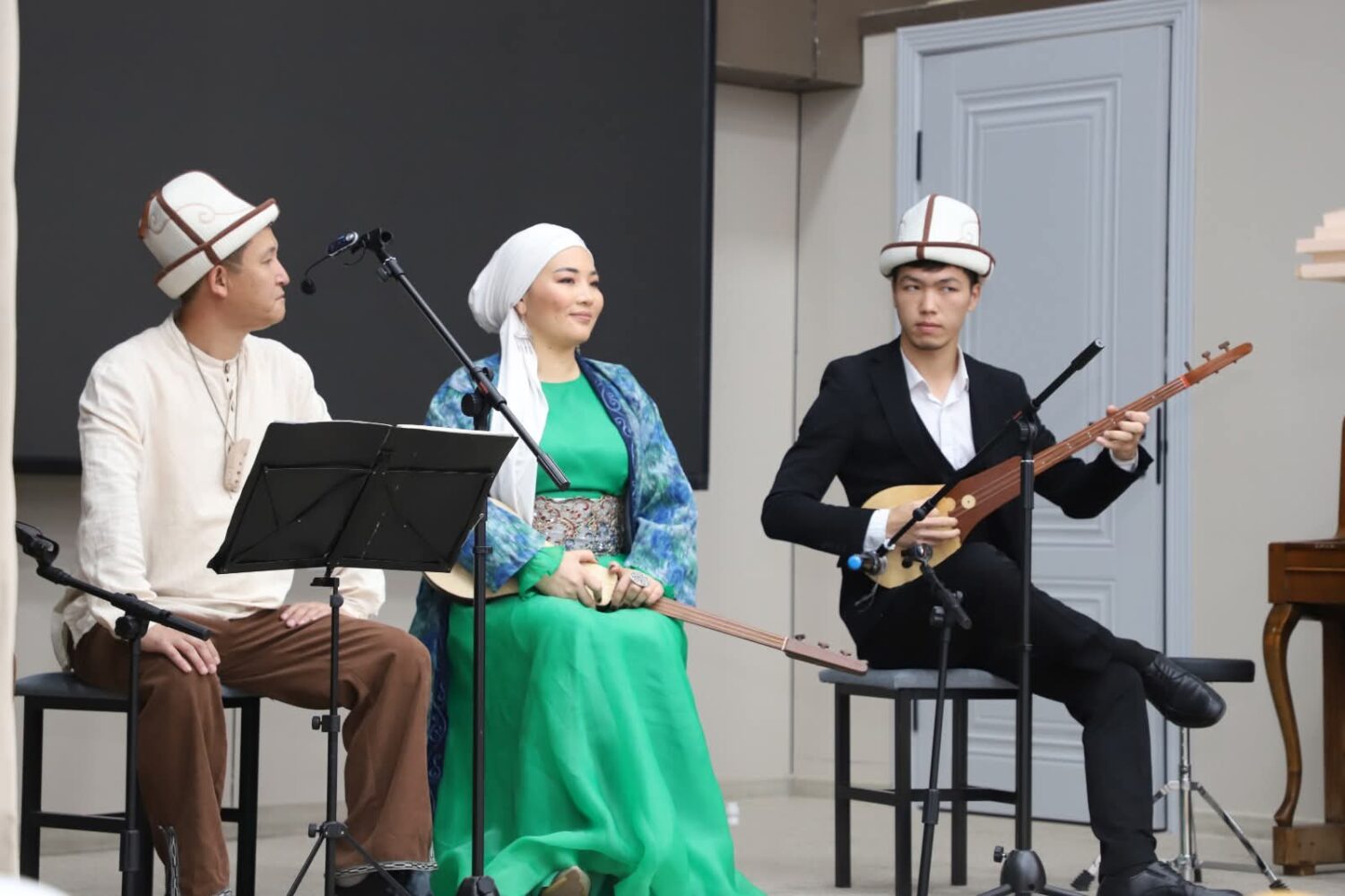 Ошто билим берүү жана социалдык коргоо кызматкерлеринин кесиптик бирликтери күнү белгиленди